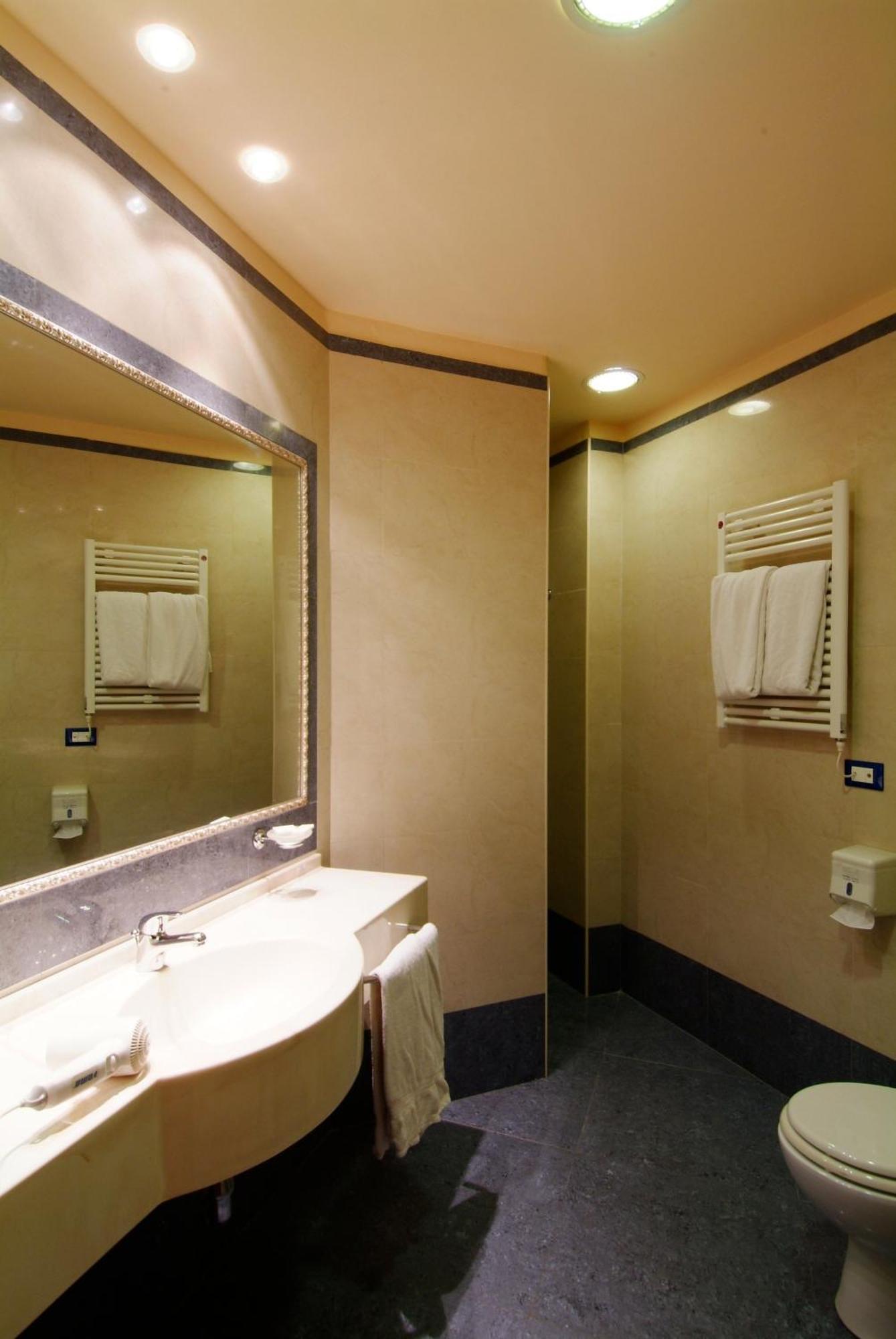 Grand Eurhotel Montesilvano Marina Extérieur photo