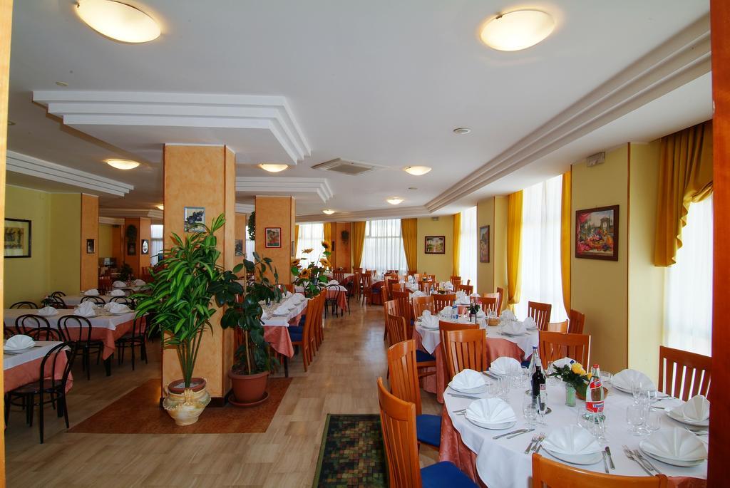 Grand Eurhotel Montesilvano Marina Extérieur photo